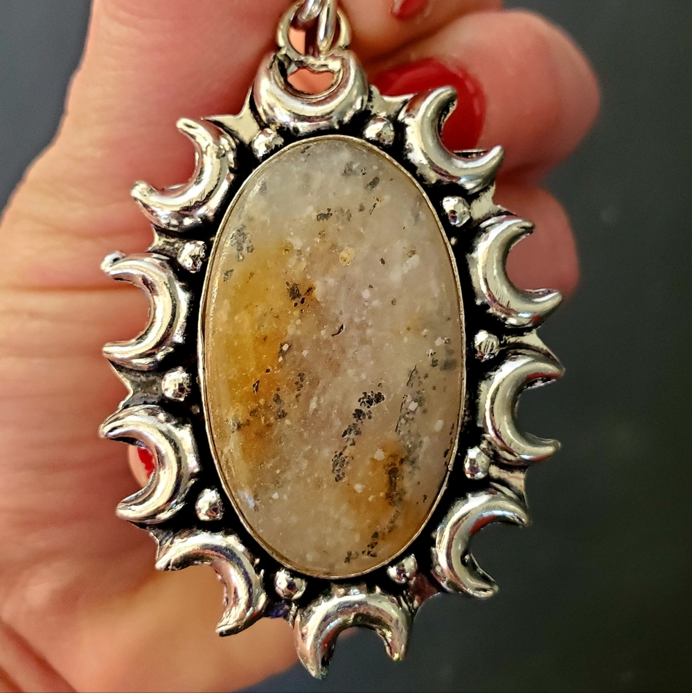 New Lodolite 925 Silver Crescent Moon Pendant.